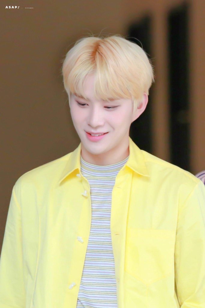 jungwoo as lemon macarons #오늘6시_NCT127_PUNCH  #FinalRoundOutNOW  @NCTsmtown_127