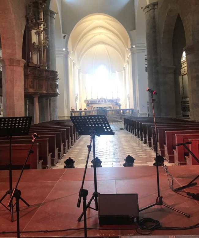 Ciao dall'Aquila dove stiamo per iniziare le prove del recital #HoSognatoCelestino - oggi 17:30 diretta sul canale YouTube del <a href="/ComuneLAquila/">Comune dell'Aquila</a> e su Facebook 

<a href="/TSAabruzzo/">Teatro Stabile d’Abruzzo</a> 
#simonecristicchi <a href="/coltisbagli/">Matteo Pelliti</a> 
#simonecristicchiteatro  
#finelockdown #fase2 #COVID_19 #ripartenza