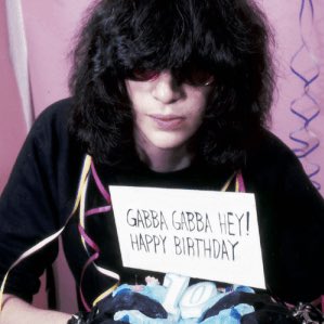 HAPPY BIRTHDAY TO JOEY RAMONE AND TO  PUNK ROCK N ROLL!!
We love you JOEY! 