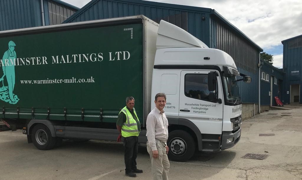 Hadham_Brewery's tweet photo. Another delivery of some more fantastic malt from Warminster Maltings, Thank you Steve for delivering, and everyone at Warminster. πΊπΊπΊπΊπΊ
@WarminsterMalt #haveahadham #greatmaltsgreatbeer #alefinder #supportlocalbrewery https://t.co/auLbSOPnFc