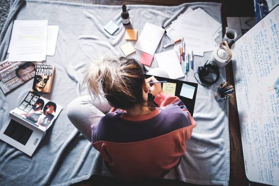 Productivité, confiance, assiduité... À #Limoges, les vertus du télétravail opèrent depuis 10 ans dans l'entreprise Emakina   #deconfinement #economie

lepopulaire.fr/limoges-87000/…