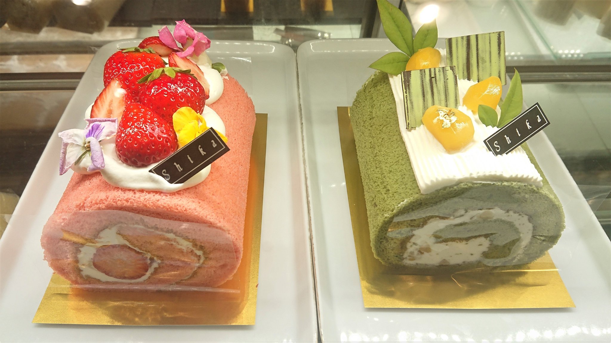 Shika国分寺店 シカ Pa Twitter ロールケーキ は季節ごとにかわります いちごのロールケーキ 星野抹茶の栗ロール 今はこの2種類 いちごの季節もあと少し 気になった方はお早めに 各1本 1 0