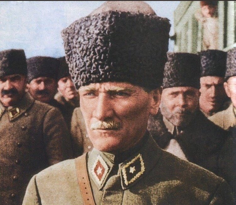 Bugün Cumhuriyetimizin ateşinin yakıldığı gün. Laik, demokratik ve özgür bir ülkenin temelinin atıldığı gün. 
Atamıza sonsuz minnetle...      
19 Mayıs Atatürk’ü anma, gençlik ve spor bayramımız kutlu olsun!#19MAYIS1919