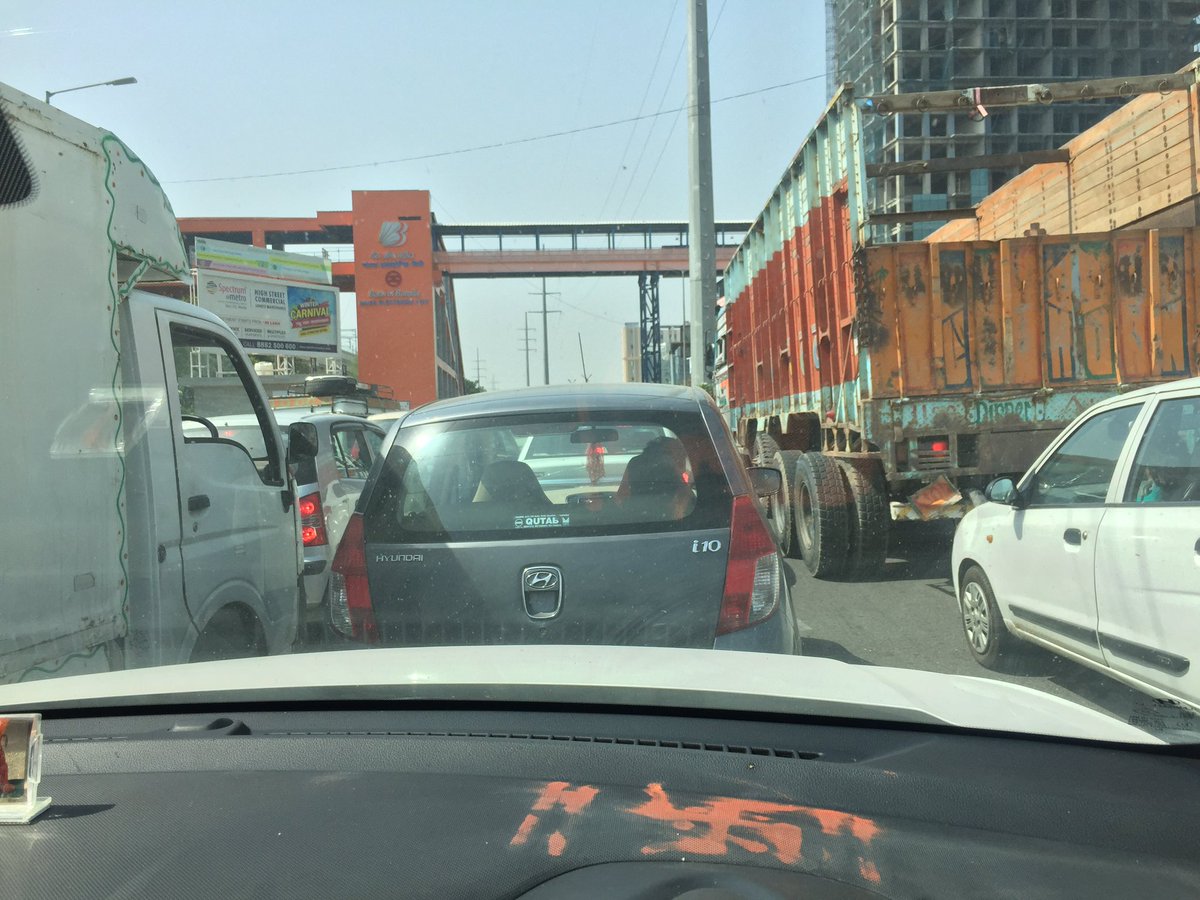 utkarsh_gupta_7's tweet image. #FeelingNormal . I have Never thought that i am gonna miss this traffic . Really getting my Energy back . #Going Nowhere