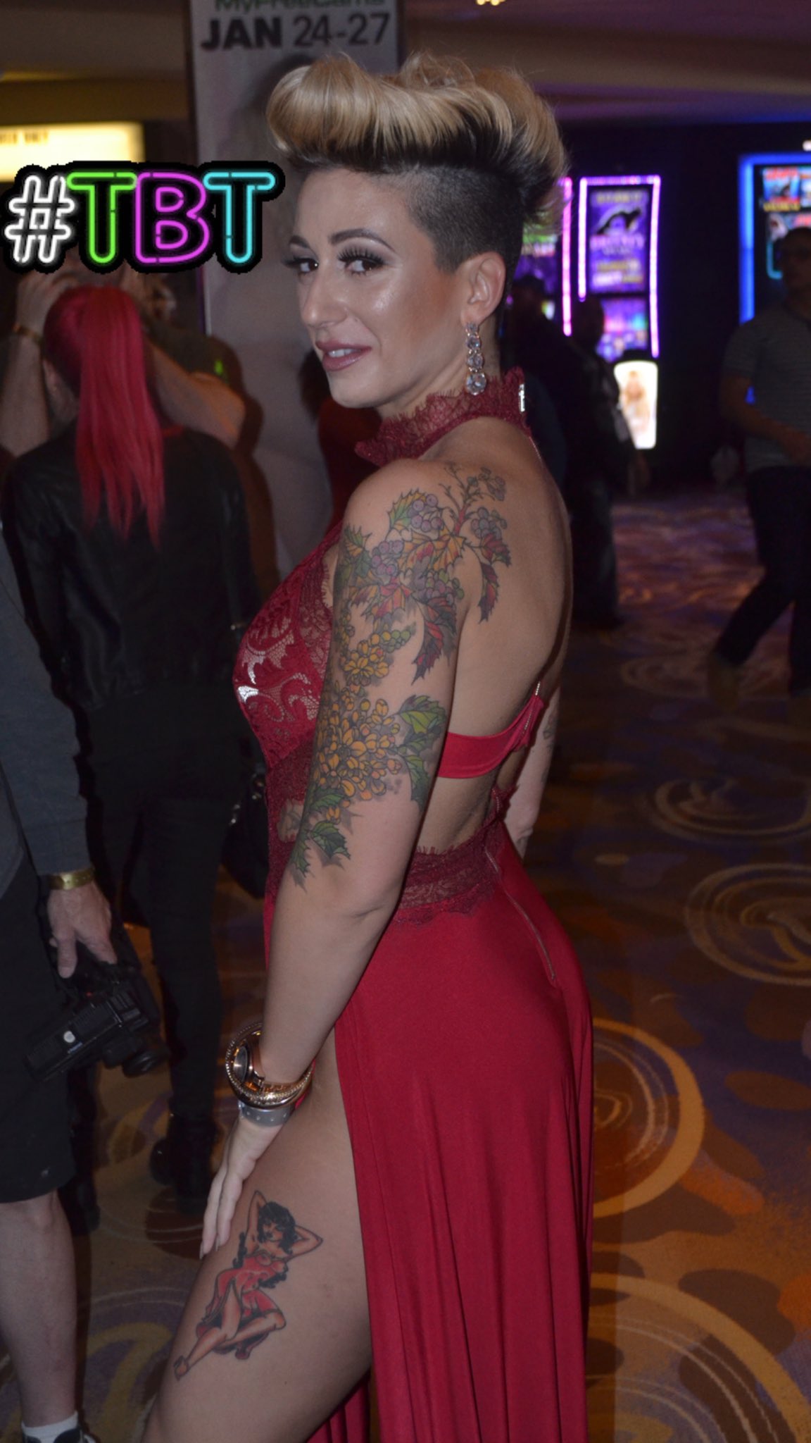 Della Dane on Twitter: "I’m at over 1k followers in just under a month.. thank you and please