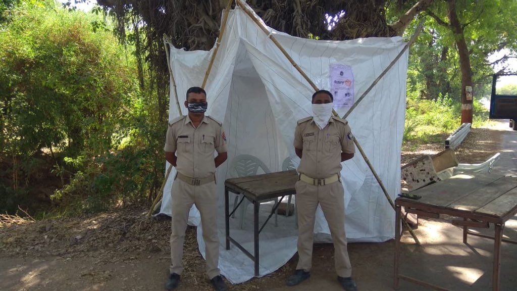 chhatfoundation's tweet photo. @collectorjunag @VisavadarSDM @DdoJunagadh @pkumarias We are @chhatfoundation. We are deploying Quarantine Multifunctional Tents that can be put up in 2/5 mins, around Anand District. We are ready to fight @CovidIndia together. 

@PMOIndia @narendramodi @anandmahindra @vijayrupanibjp @GovtOfGujarat @gujratsamachar @makeinindia https://t.co/5Sxa4i8DNN
