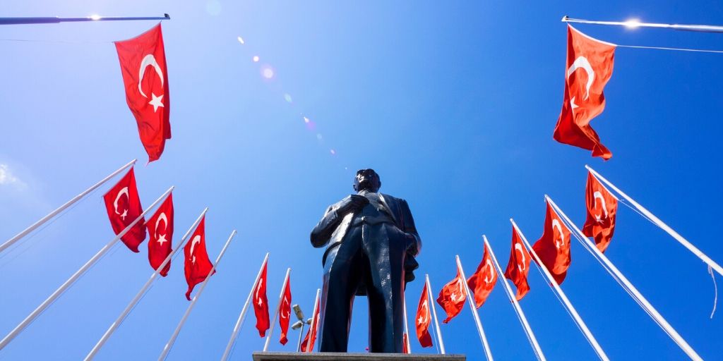 pem360official's tweet photo. Bugün günlerden, zafere giden bir yolculuğun ilk günü. 19 Mayıs Atatürk'ü Anma, Gençlik ve Spor Bayramımız kutlu olsun. #GaziMustafaKemalAtatürk #Atatürküanma #Geçlikvesporbayramıkutluolsun #19Mayıs https://t.co/7K7hE55qIm