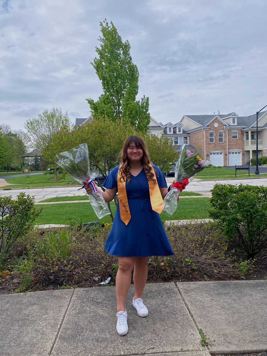 jiyoo_mun's tweet photo. Thank you for these past four years. Cheers to the future :) @ConantCougars https://t.co/WMKyNPw7TO