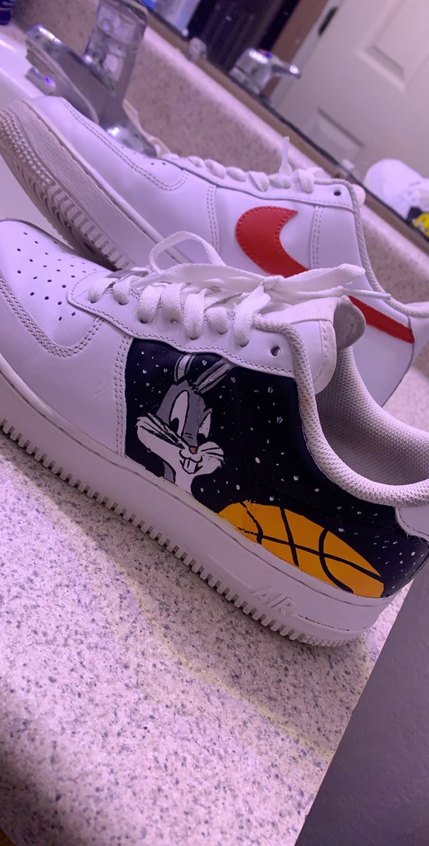 Gabriellag_23's tweet image. Space Jam Theme Painted by Me.. #airforces #art #tunesquad