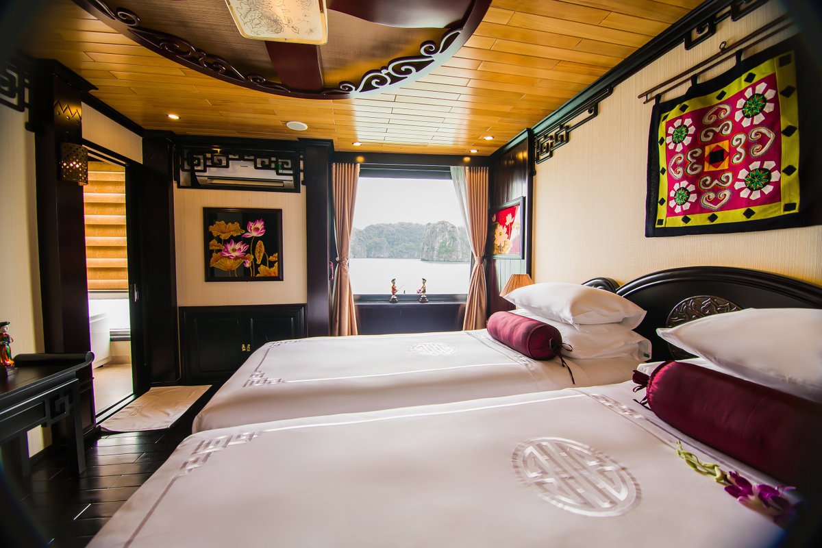 azotours's tweet photo. Go with us to Bai Tu Long Bay by Indochina Junks
✏️Visit us: https://t.co/UmcCur5DaQ
#baitulongbay #Bai_tu_long_cruise #Ovenight_cruise_on_baitulongbay
#Bai_tu_long_tours #best_cruises_of_baitulongbay
#Dragonlegend_cruise #top_ten_baitulong_cruise
#best_cruises #highend_services https://t.co/WYWPEtuQsf