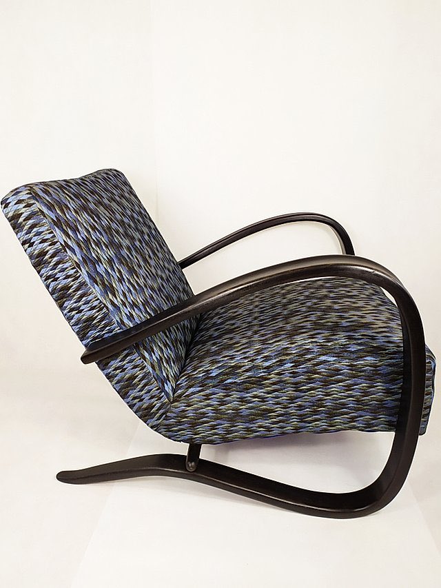 44Pigeons's tweet photo. H-269 arm chair by Jindrich Halabala for  Thonet, 1940s
 #antique #antiques #armchair #wood #refurbished #vintage #furniture #antiqueshop #antiquefurniture #halabala #beautiful #chair #elegant #comfortable #blue #thonet #tonet #thonetchairs #thonetchair #halabalachair https://t.co/21nfYr2YPh