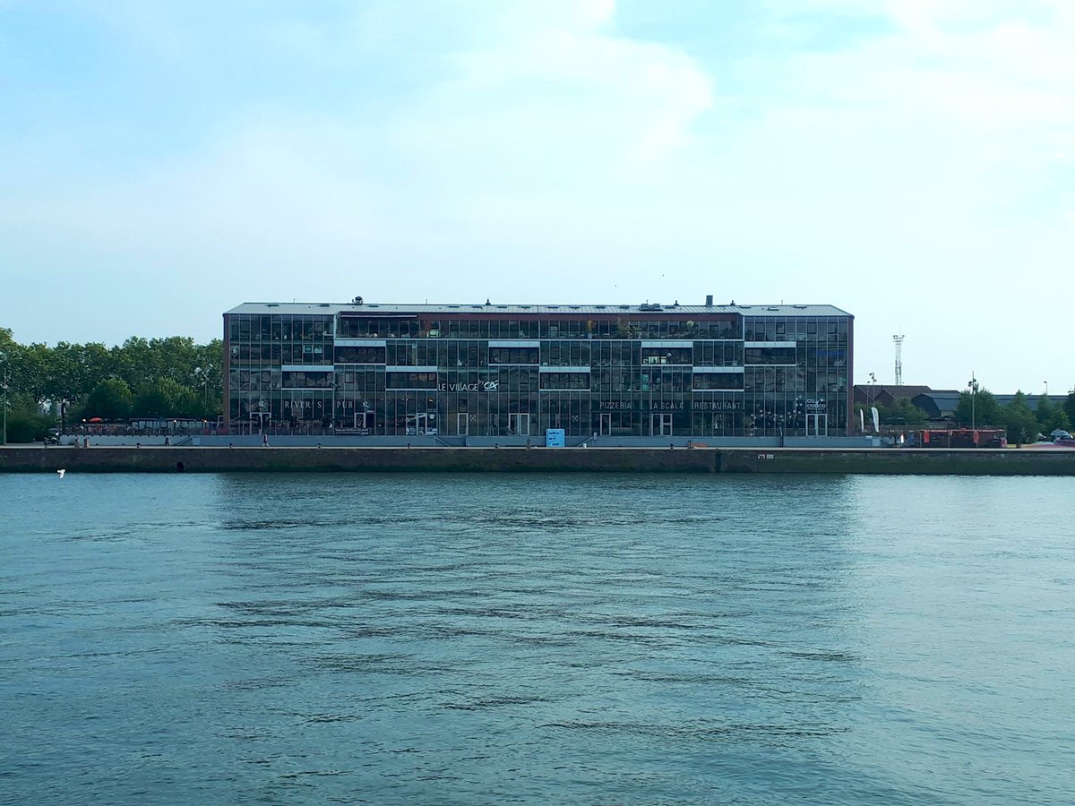 🚀APPEL À CANDIDATURE J-1 🚀 #startup, anticipez la reprise, entourez-vous d'un réseau et profitez d'une offre d'hébergement unique en rejoignant le <a href="/VillageCA_Rouen/">Le Village by CA Rouen Vallée de Seine</a> ! 1800m2 accessible 24h/24 et 7j/7
Dossier de candidature à déposer avant le 20 mai :
👉rouen.levillagebyca.com/nous-rejoindre