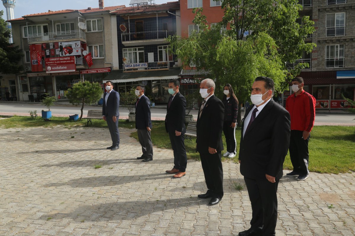 19 Mayıs Atatürk'ü Anma Gençlik ve Spor Bayramı resmi programı Atatürk Anıtına çelenk sunumuyla gerçekleşti. 
#19MayisRuhuyla