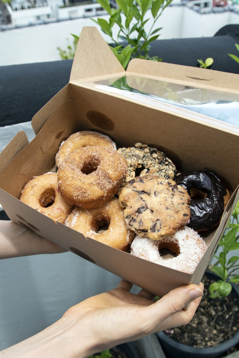 RootTheFuture's tweet photo. Have a doughnut &amp; save the planet. It's a pretty sweet deal. https://t.co/cSU7cdW1q0