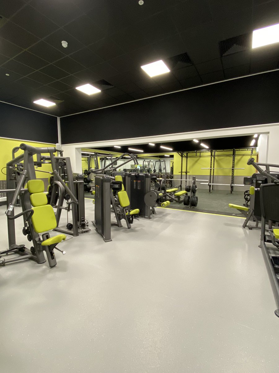 ASellarsDec's tweet photo. During the COVID-19 lockdown, it has been the ideal time to make the most of the quiet period and our team have been redecorating the new fitness suite at Calne Leisure Centre as part of Phase 1 of the refurbishment scheme! 
#decorators #Bristol #Wiltshire #refurbishment #leisure https://t.co/90QT0CSLsu