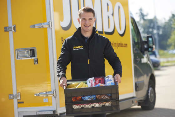Centraliseren maar 
Voor de directe bezorging van online bestelde boodschappen in de regio heeft Jumbo Supermarkten in Breda een nieuwe centrale thuisbezorglocatie geopend. twinklemagazine.nl/2020/05/jumbo-…
#sharingwolrdofconsumers #retailing #RetailTheater <a href="/RedactieTwinkle/">Twinkle</a>