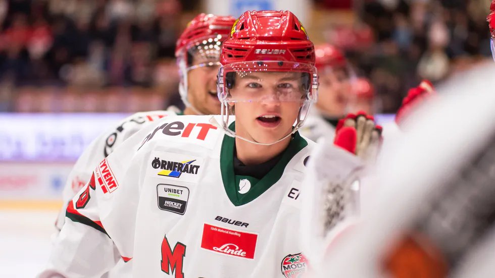 SHLse's tweet image. Han har vunnit tv-pucken, J18-guld och J20-guld🏅
Nu är Mattias Norlinder på jakt efter ännu en titel – i @frolunda_hc👊 shl.se/article/297pak… #SHL #twittpuck #ishockey
