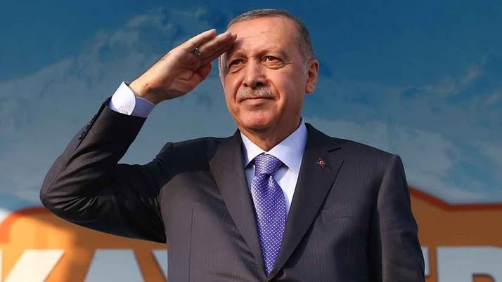 Devlet Başkanımız, Cumhurbaşkanımız Sn <a href="/RTErdogan/">Recep Tayyip Erdoğan</a>: “Biz gönül erleriyiz. Bizim derdimiz, bizim davamız, bizim siyasetimiz, gönüller yapmak, gönüller fethetmek." #ErdoğandanBirSözYaz