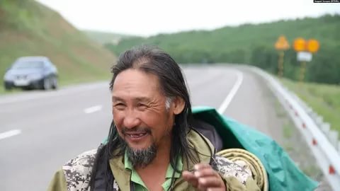 От помещенного в психдиспансер шамана Габышева потребовали отказаться от похода на Москву. 🤦‍♀️

А то что будет?! Забздел плешивый?