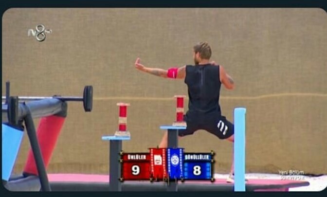 Arizona  kertenkelesi eşini etkilemeye çalışırken #survivior2020  #KuralİhlaliAcunMedya