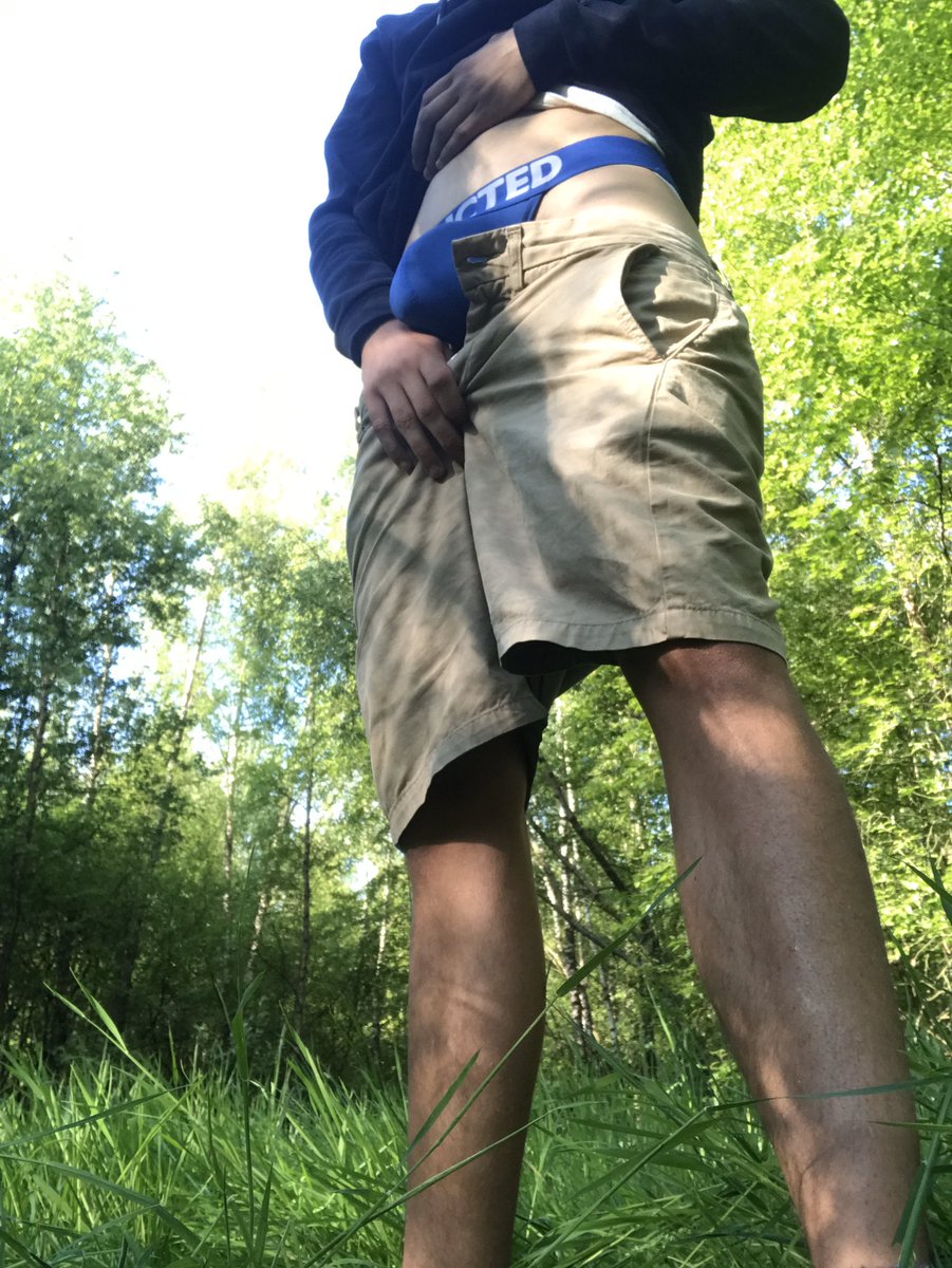 guy_geile's tweet photo. So, this morning I went for an walk in the forest and just had to make some new content😏 https://t.co/FtrmxINrIZ