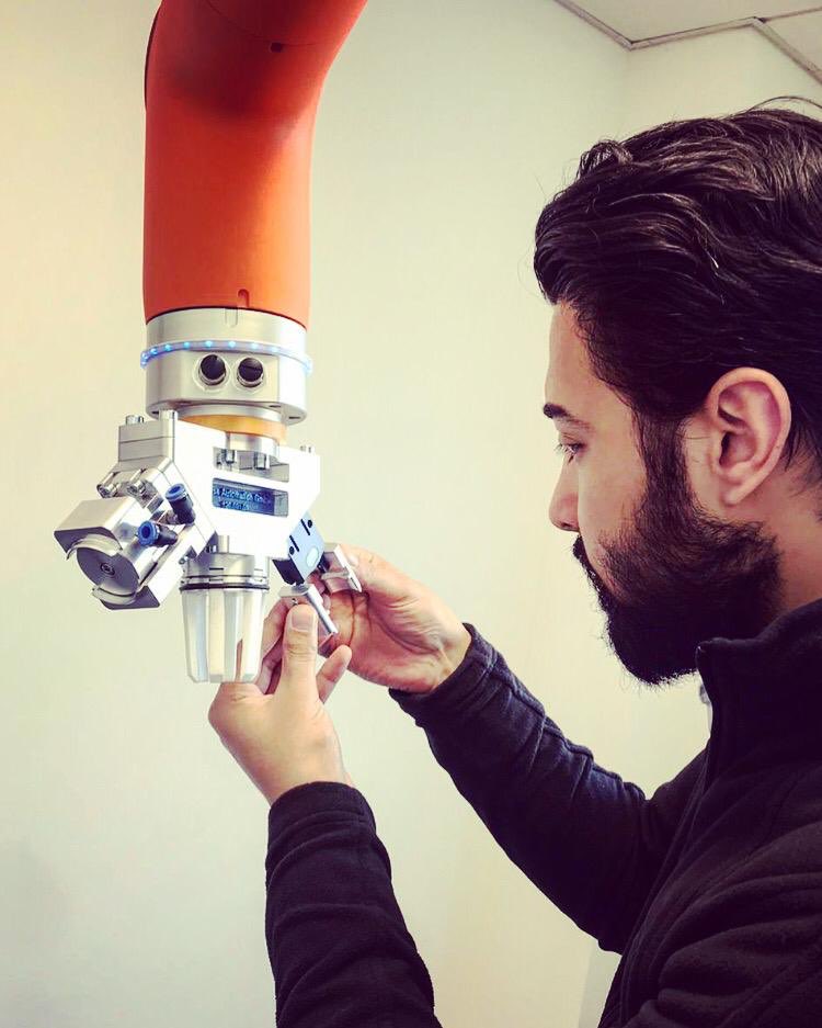 FreiseGmbh's tweet photo. Unser Spezialgreifer kommt für kundenspezifische Anwendung zum Einsatz. 
#gripper #phd #automatisierung #anwendungsentwicklung #entwickler #greifer #robotik #technology #innovation #manufacturing #industrial #engineering #industrial #machinelearing #tech #mechanical https://t.co/UQbHobH34O