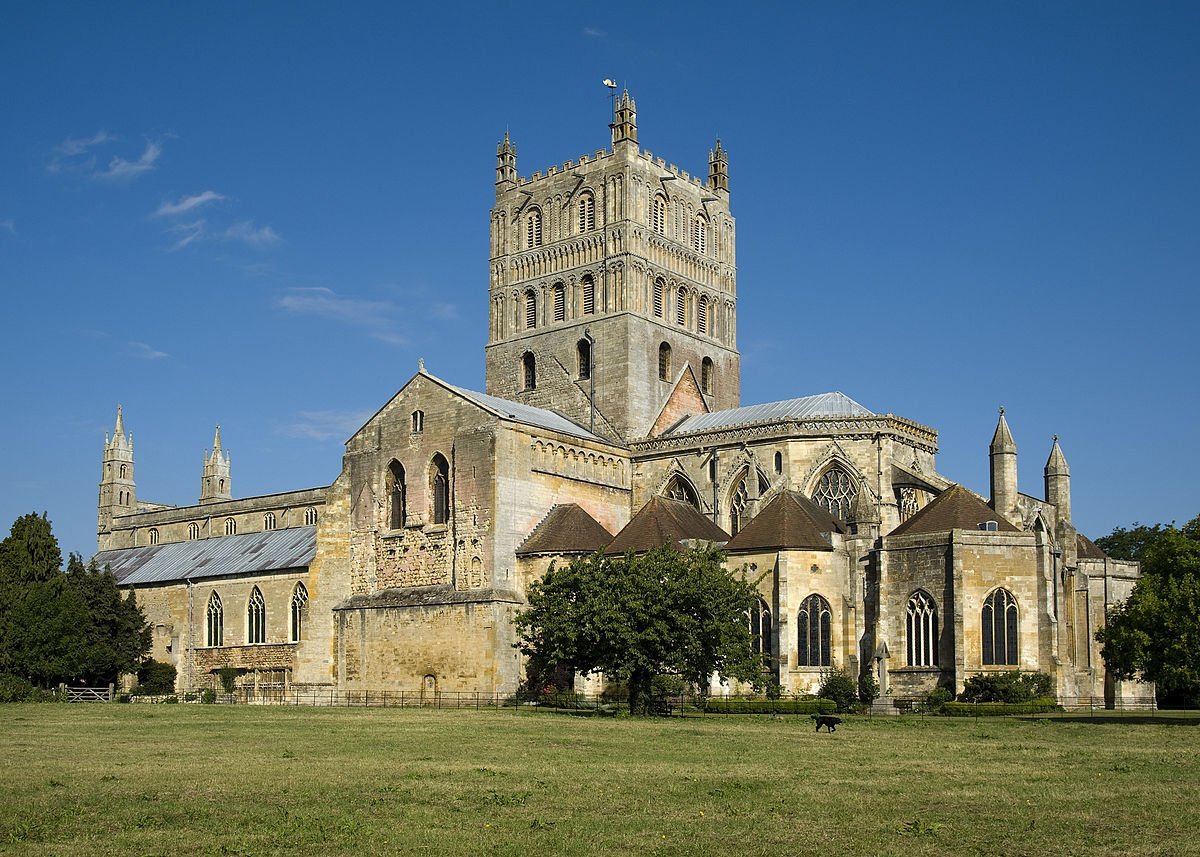 Round 2, Bracket L:Tewkesbury AbbeyFun Fact: The Abbey is larger than 14 Church of England Cathedrals.King's Lynn MinsterFun Fact: Was made a Minster in 2011.