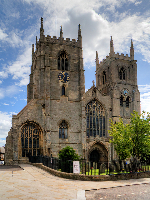 Round 2, Bracket L:Tewkesbury AbbeyFun Fact: The Abbey is larger than 14 Church of England Cathedrals.King's Lynn MinsterFun Fact: Was made a Minster in 2011.