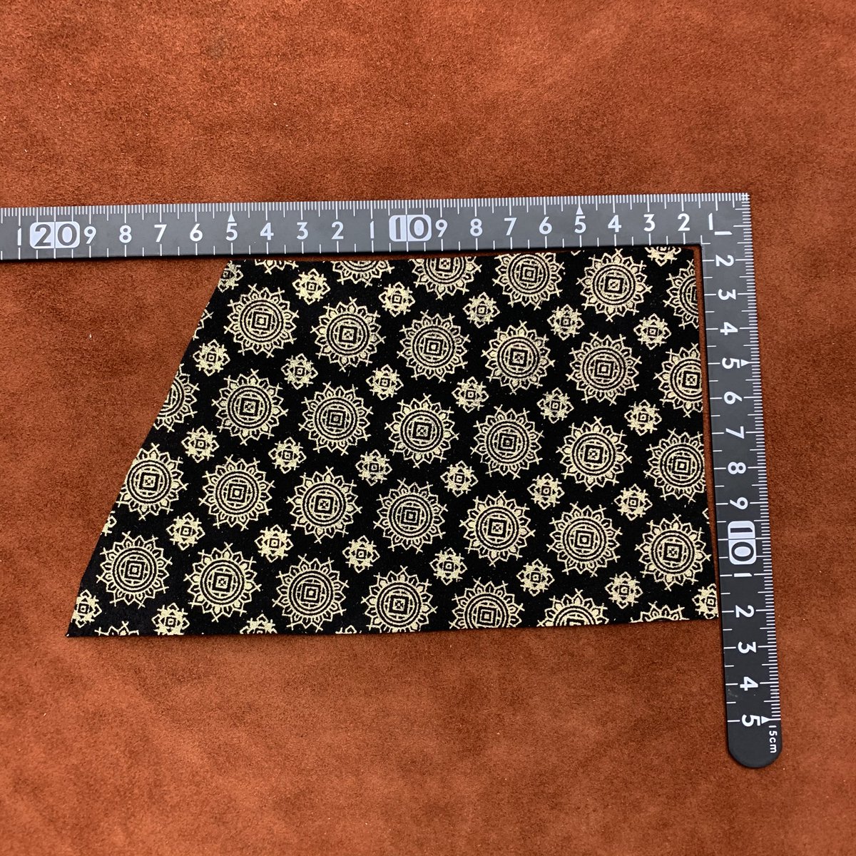 and_leather's tweet photo. 14回目です。
ハギレ詰め合わせ30枚【ヌメ革入り】セットを2名様にプレゼント！
5/22  12時〆切です

★応募方法
①@and_leatherをフォロー
②この投稿をRT
③この投稿にリプライ

👇こちらもよろしくお願いします👇
YouTube『革のアンドレザー』で検索
オンラインショップhttps://t.co/J9sBNSvsQk https://t.co/Bg36U7HzUm