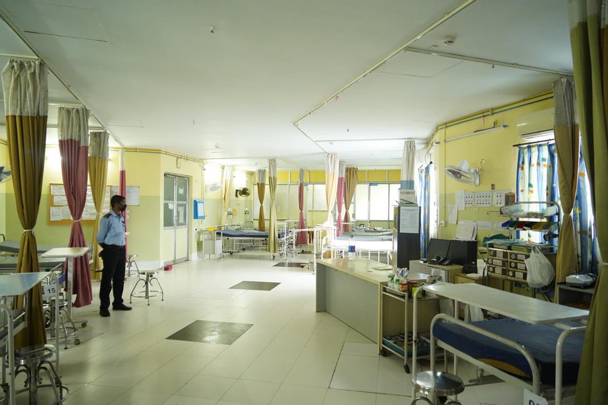 MamataOfficial's tweet photo. KPC Medical College &amp; Hospital, Kolkata will be the State's 69th dedicated COVID hospital. As a full-fledged Govt designated free of cost COVID hospital, it will start functioning from today with 200 beds, further ramping up specialized COVID treatment capacity in the state. https://t.co/xwxa7nN3W1