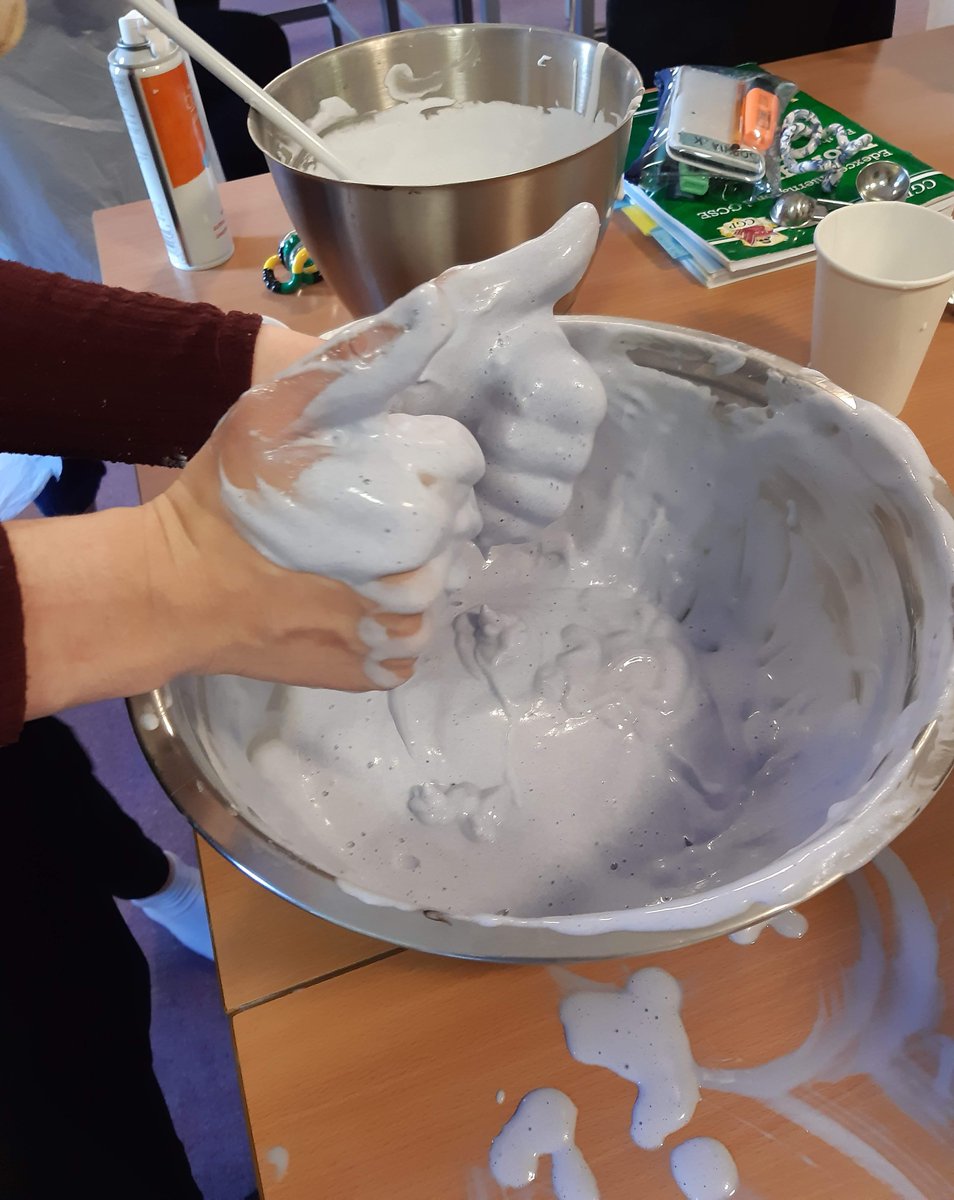 OxHospSchool's tweet image. Slime making at the Highfield Adolescent Unit just before half term.
#Slime
#PracticalWork 
@OxfordHealthNHS
