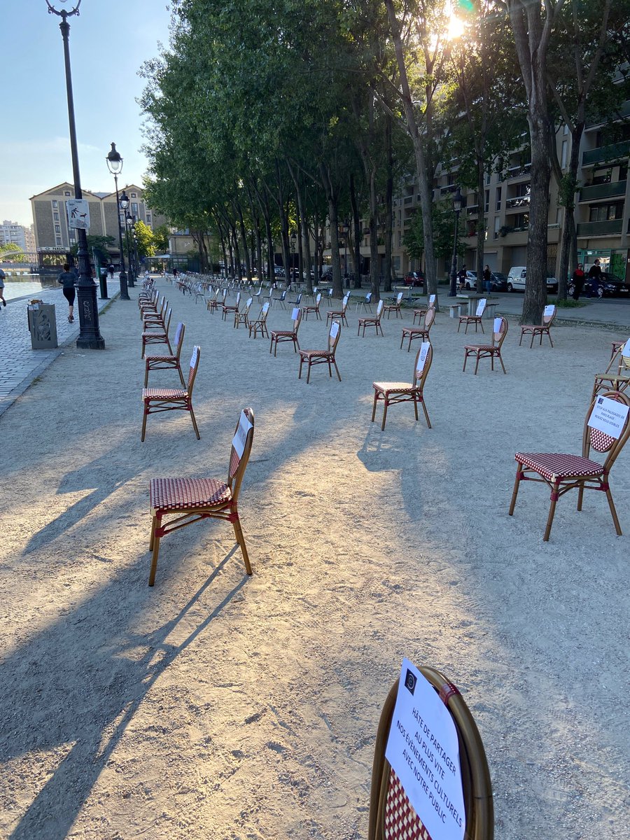 BostonHowar's tweet image. #entrepreneur #restaurateur du bassin de l’ourq manifeste en faveur de solution à apporter pour sauver leurs entreprises. #BFMTV #Paris #Covid_19 #restaurant #Municipales2020 #France #terrassevide #chaisevide