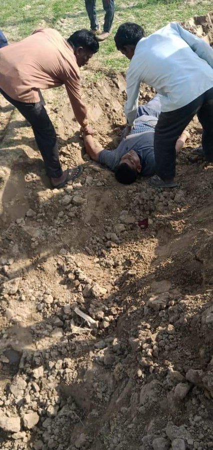 BrajeshYadavUP's tweet image. दलित नेता एवं चंदौसी से पूर्व सपा विधानसभा प्रत्याशी श्री छोटे लाल दिवाकर समेत उनके पुत्र की हत्या दुखद! परिजनों के प्रति संवेदना! हत्यारों को गिरफ्तार कर हो न्याय !
#योगी_का_जंगल_राज  बदस्तूर जारी है लाकडाउन मे सत्ता संरक्षित अपराधी और बेलगाम हो गये हैं