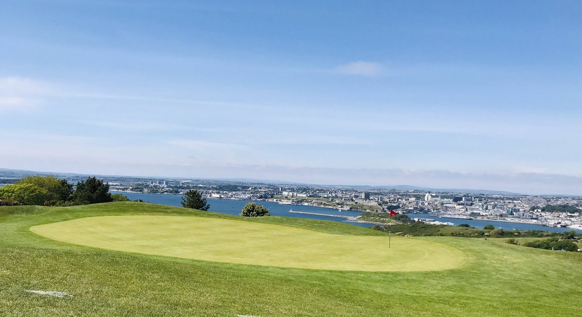 StaddonHeights's tweet image. Yet another busy day already &amp;amp; in front of us - #SocialDistancing is working well with everyone #stayingalert (to be fair it’s quite spacious up here 👍👏) #golf 

😎☀️

@PLsportsnews @swsportsnews @PlayMore_Golf ⛳️🏌️‍♂️🌈