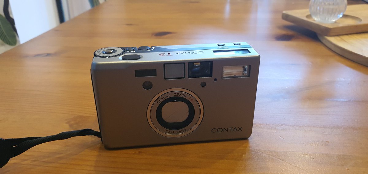 อยากถ่ายรูปปปปปว้ากกก ซื้อฟิล์ม20กว่าม้วน ไม่ได้ใช้เลยเห้อออออ