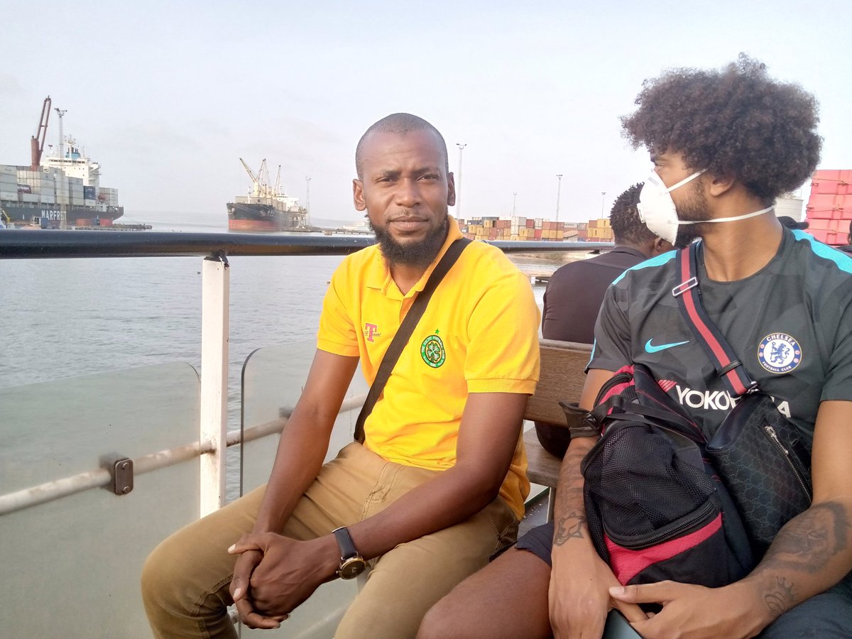 fodayjattaa's tweet photo. Feels good be out to fetch a story of some Gambian athletes in Danmark donating some food stuff to the entire community of Kerr Malick Nana in Upper Niumi... #Supporting A #GoodCourse means a lot..🙌 https://t.co/Luavi7Bj2P