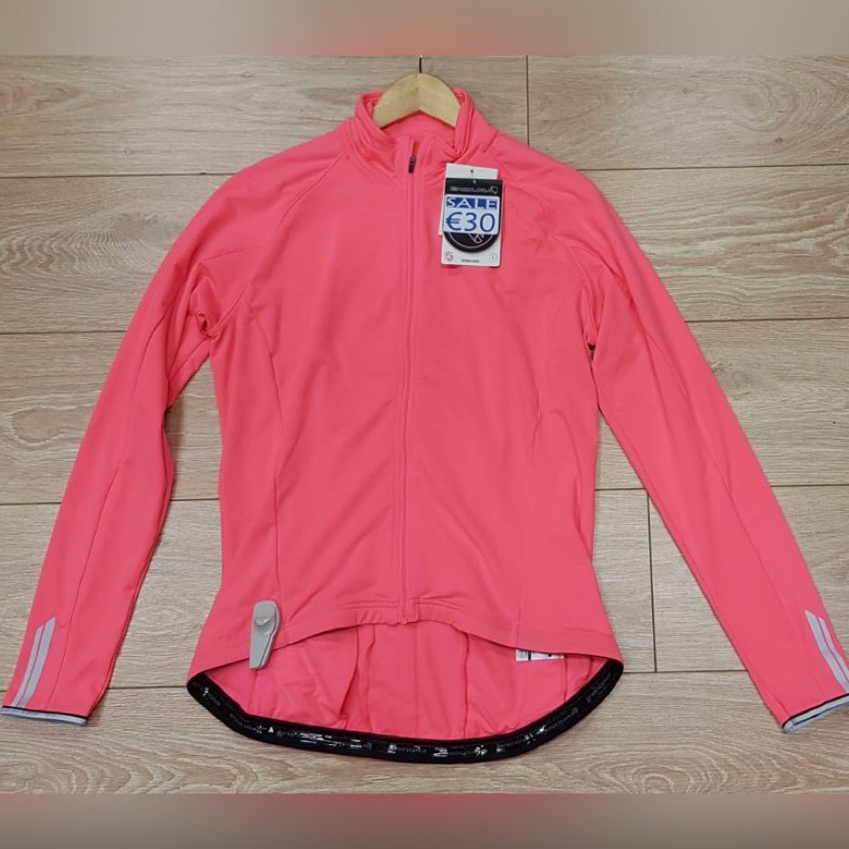 callofthewild1's tweet image. 🔥Bargain of the Day🔥
✅Ladies long sleeve Endura cycling Jersey
🚨Last one €30🔥
➡️Size large only
WhatsApp 0852283523 to order!
#bargain #endura #cycling #womens #pink #thinkpink #sligo #callofthewild