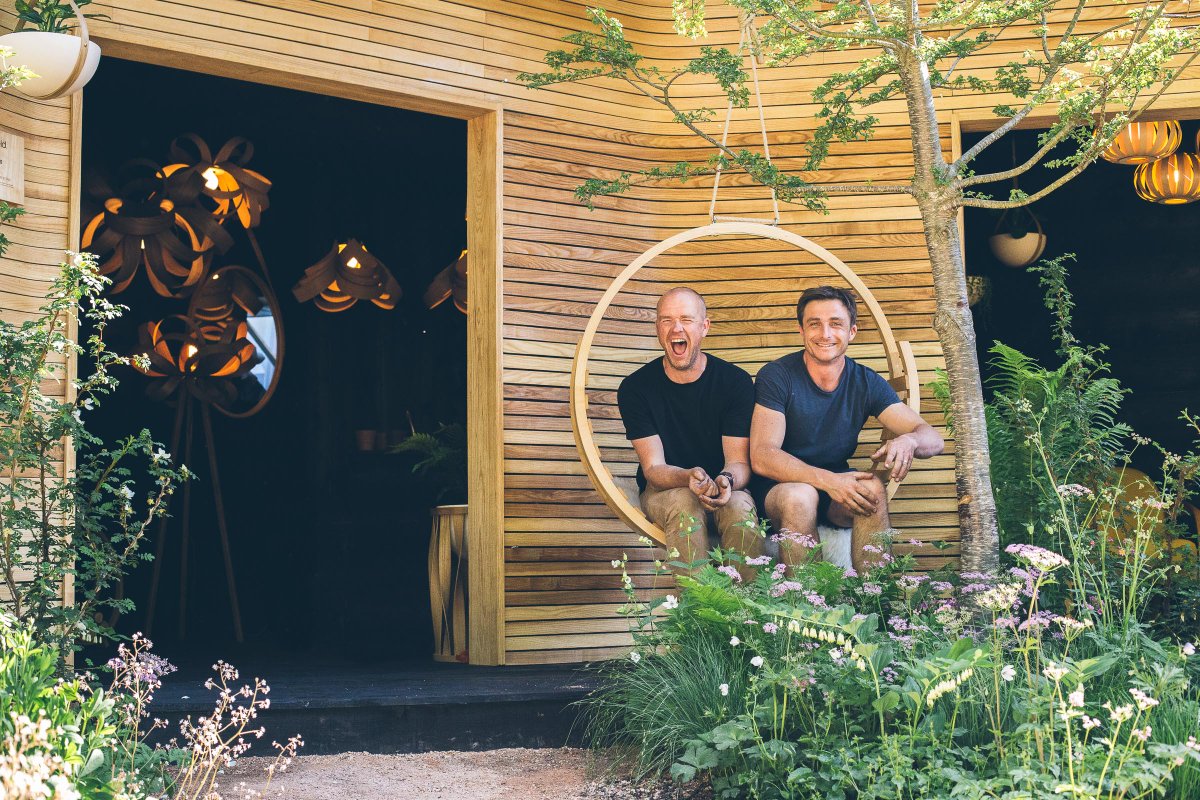 Tom Raffield (@tomraffield) on Twitter photo #ChelseaTakeover Day 2. 2018 saw critically acclaimed Cornish designer, and RHS Chelsea Flower Show double gold medallist, <a href="/DHLandscapes/">Darren Hawkes</a> and his team implement a Cornish-themed garden on our steam bent 'Full Circle' stand, complete with stinging nettles! #ChelseaTakeover Day 2. 2018 saw critically acclaimed Cornish designer, and RHS Chelsea Flower Show double gold medallist, <a href="/DHLandscapes/">Darren Hawkes</a> and his team implement a Cornish-themed garden on our steam bent 'Full Circle' stand, complete with stinging nettles!