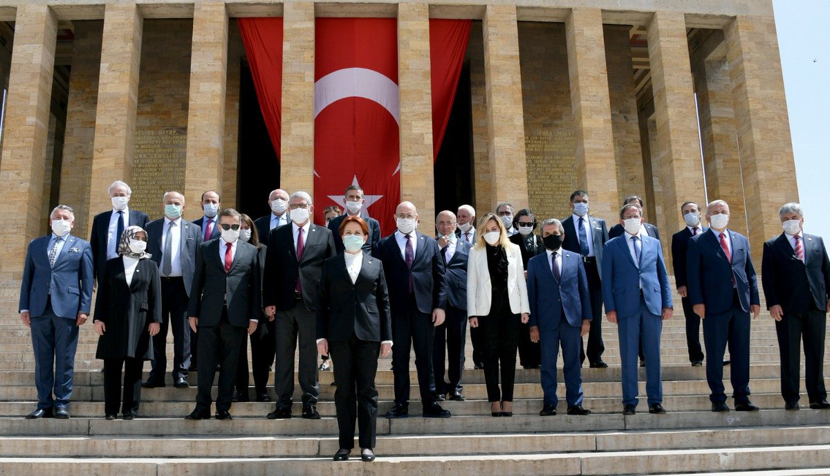 Meral Akşener Anıtkabir�i ziyaret etti