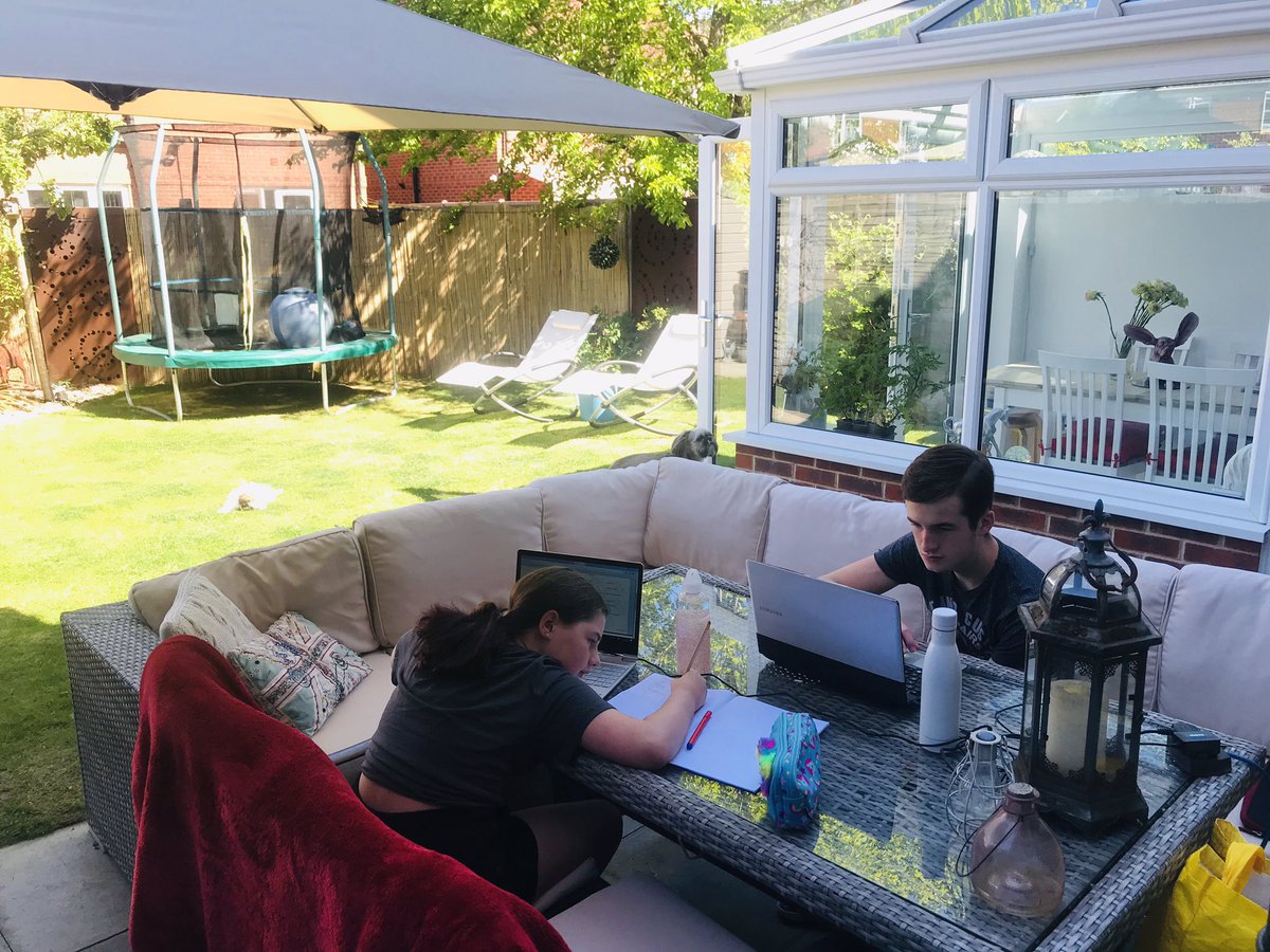 FiS_Photography's tweet photo. Today’s home schooling taken to the garden ☀️@SwingatePrimary @Bordengrammar https://t.co/vi1mNPOeRK
