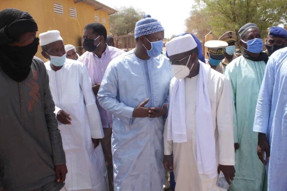 DeEmergence's tweet photo. 🇸🇳 LUTTE CONTRE LE COVID19 🇸🇳 
          ALIMENT DE BÉTAIL 

🇸🇳 Le Ministre de l’élevage et des productions animales M.SAMBA NDIOBÈNE KA , pour une répartition juste, équitable et inclusive. https://t.co/yBFd2nsJQc