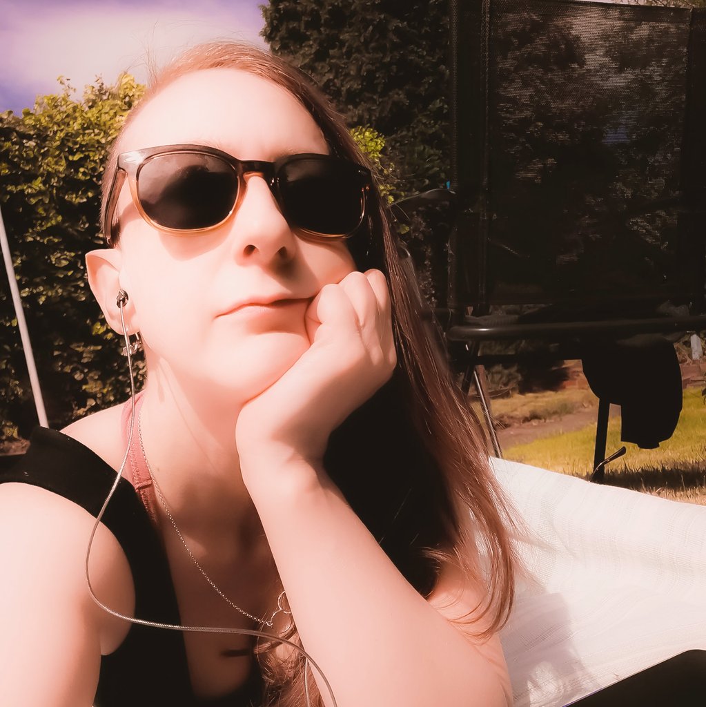 Simpson_Romance's tweet photo. Gotta say, not getting a whole lot done out here 😂

Remember not to leave gingers in the sun for long periods of time. We turn to ash

#GothsInTheSun #gingergoth #lockdown2020 #DisabledPeopleAreHot (literally) https://t.co/IH4lbUYnsi