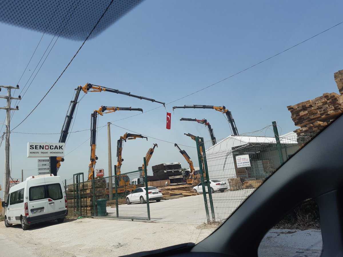 Sanayi de şenlikler son hiziyla devam ediyor.