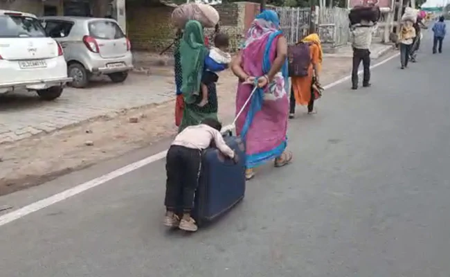 Imagine if the Dravidians didn't educate non-Brahmins among Tamils and left them at the mercy of Congress and RSS.People like  @apmbjp and his wife would've been walking hundreds of miles back home dragging their son sleeping on top of their suitcase.