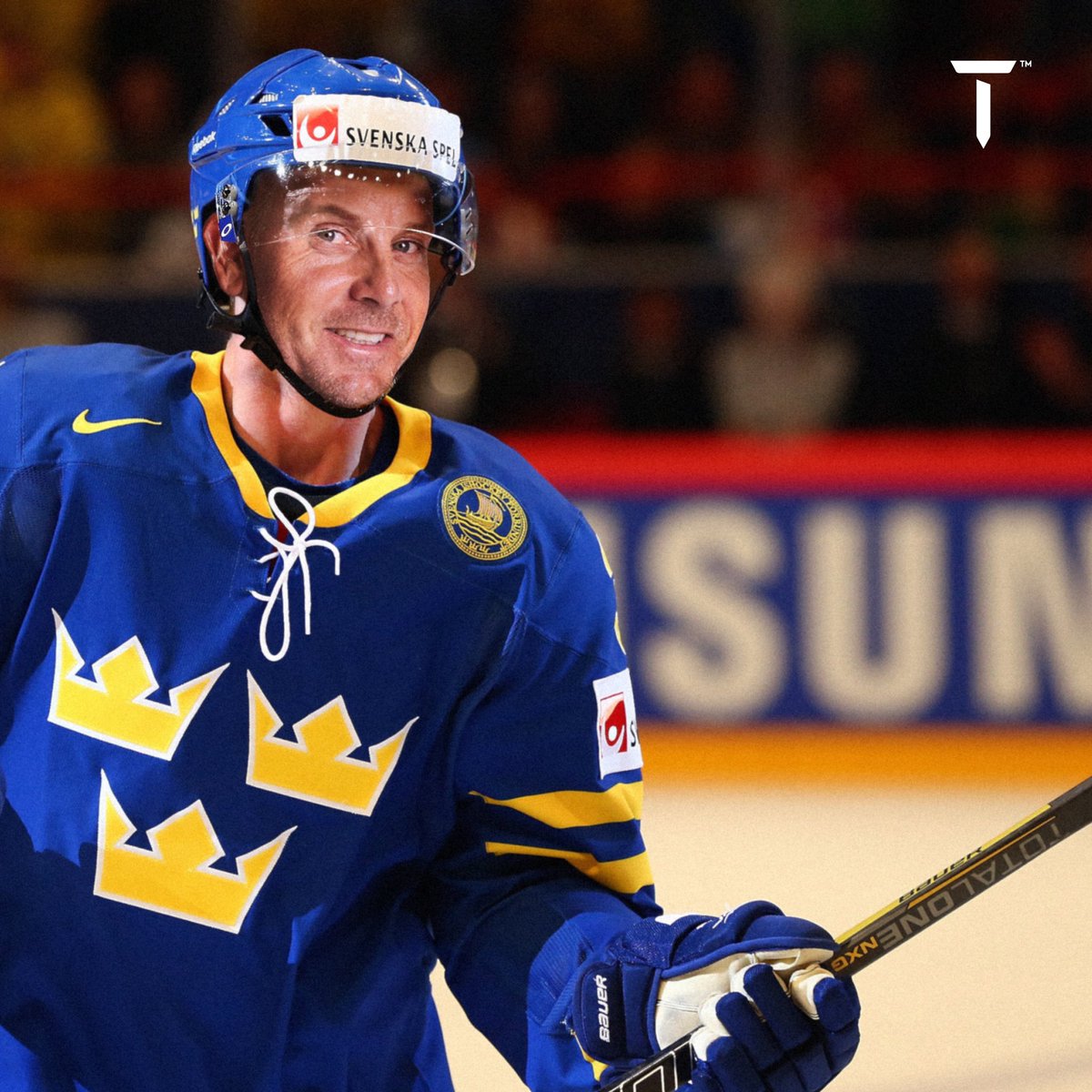 Henrik Stenson playing for the Sweden Ice Hockey team 