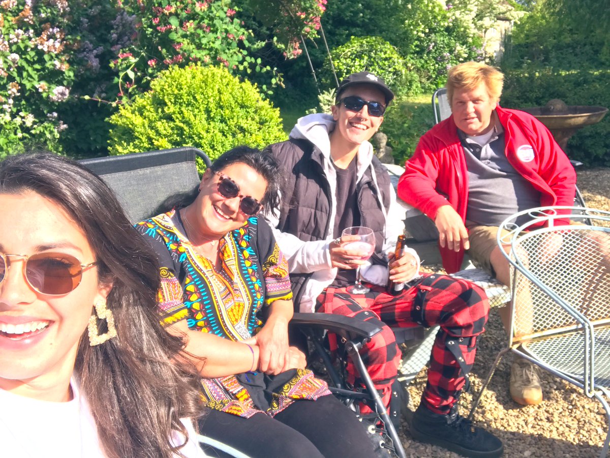 BHSpendlove's tweet photo. Thankful for my lockdown crew 💜#family #StayHome https://t.co/pSnGOxeHKD
