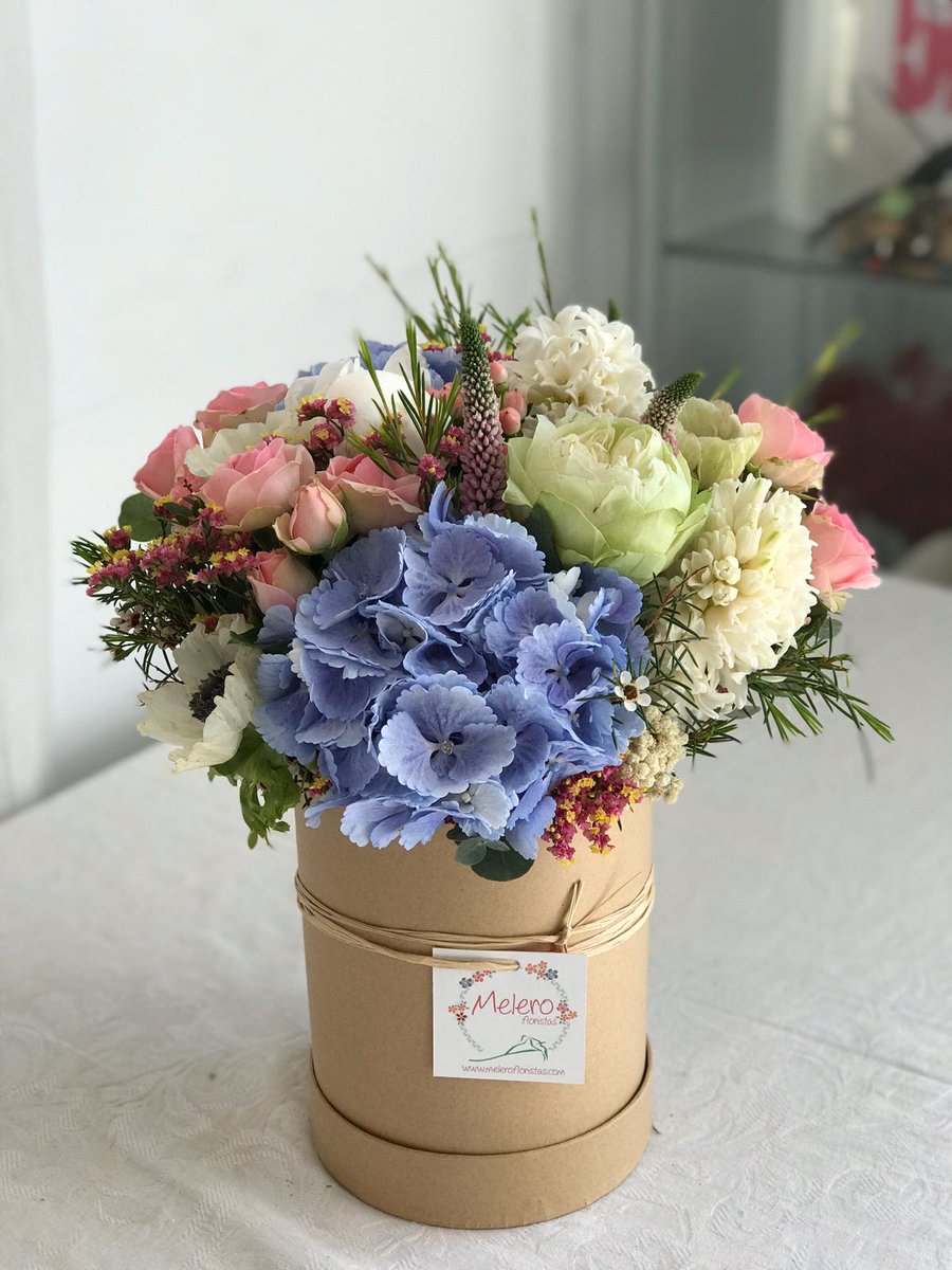 Decora con flores cualquier rincón de tu hogar.

#MeleroFloristas