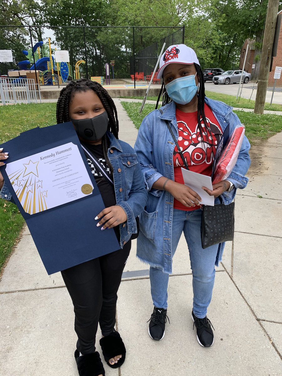 AchievementPrep's tweet photo. It’s a beautiful day at #APrep & today is the last day for the following events:
1) #FeedOurPeople
2) Q4 workbook materials drop off
3) 3rd-grade promotion certificate pick-up
4) 8th-grade virtual graduation material pick-up
we are excited to see all of you today from 1pm-5pm https://t.co/HNHxzcyzbm