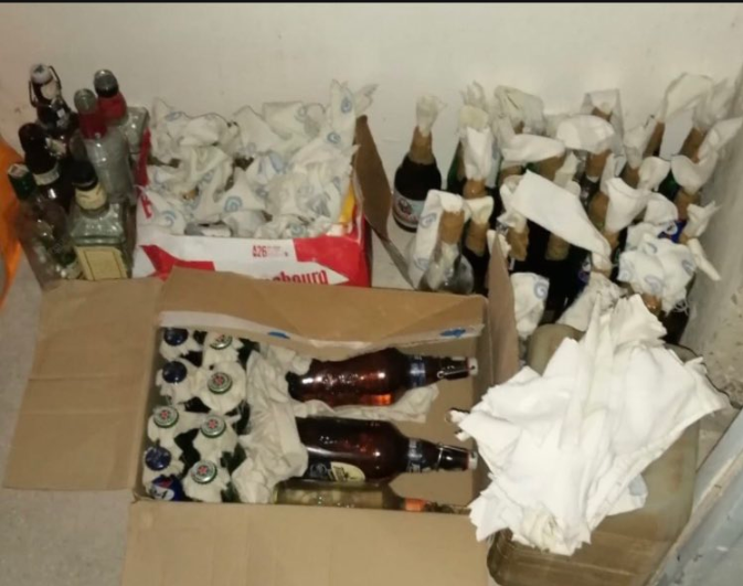 F_Desouche's tweet photo. #Bagnolet (93) : Le squat antifa servait-il d'entrepôt de cocktails Molotov pour l'ultragauche ? Quatre personnes interpellées https://t.co/31wAiGig5X https://t.co/y9EPuayvCj
