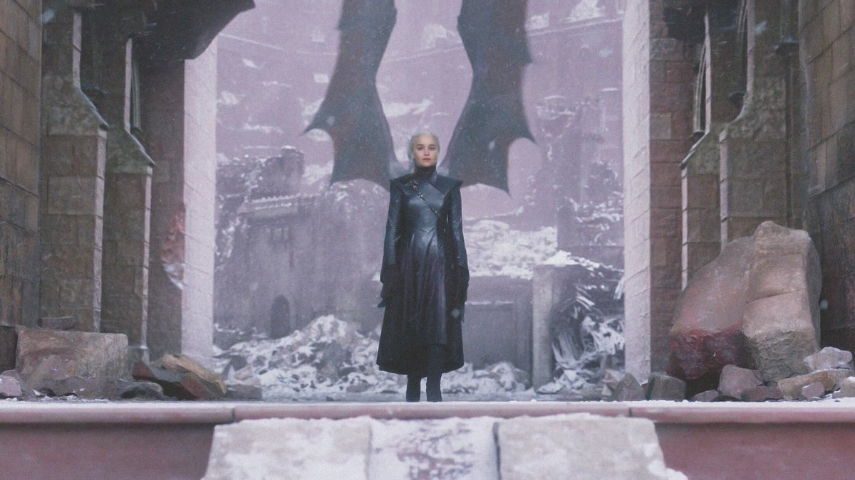 patttttricia_'s tweet photo. Hoy hace un año del final más doloroso que le dieron al maravilloso personaje de Daenerys Targaryen, siempre en mi corazón #GameOfThrones 💔 https://t.co/4qjwoLh0xk